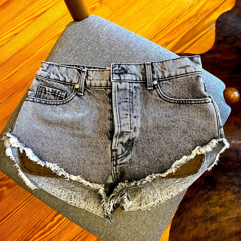 REVICE Denim Gray Acid Wash Hot Pants/Shorts sz 27